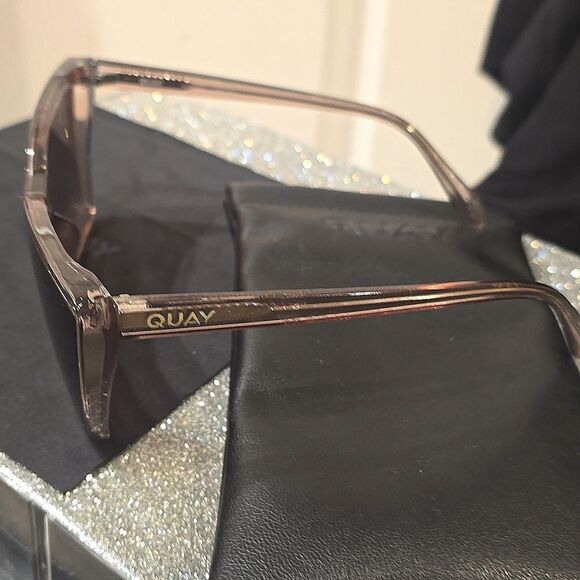 Quay Australia Confidential Sunglasses- Doe Frame/Brown Lens main image 7